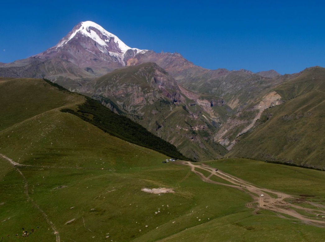 1579286889_KAZBEGI_WYCIECZKIDOGRUZJI_WYTWORNIA_FOT